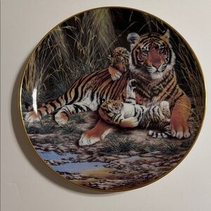 Vintage. FLEETWOOD Collection. Endangered Kingdom. PEACEFUL WORLD. Plate A 7640